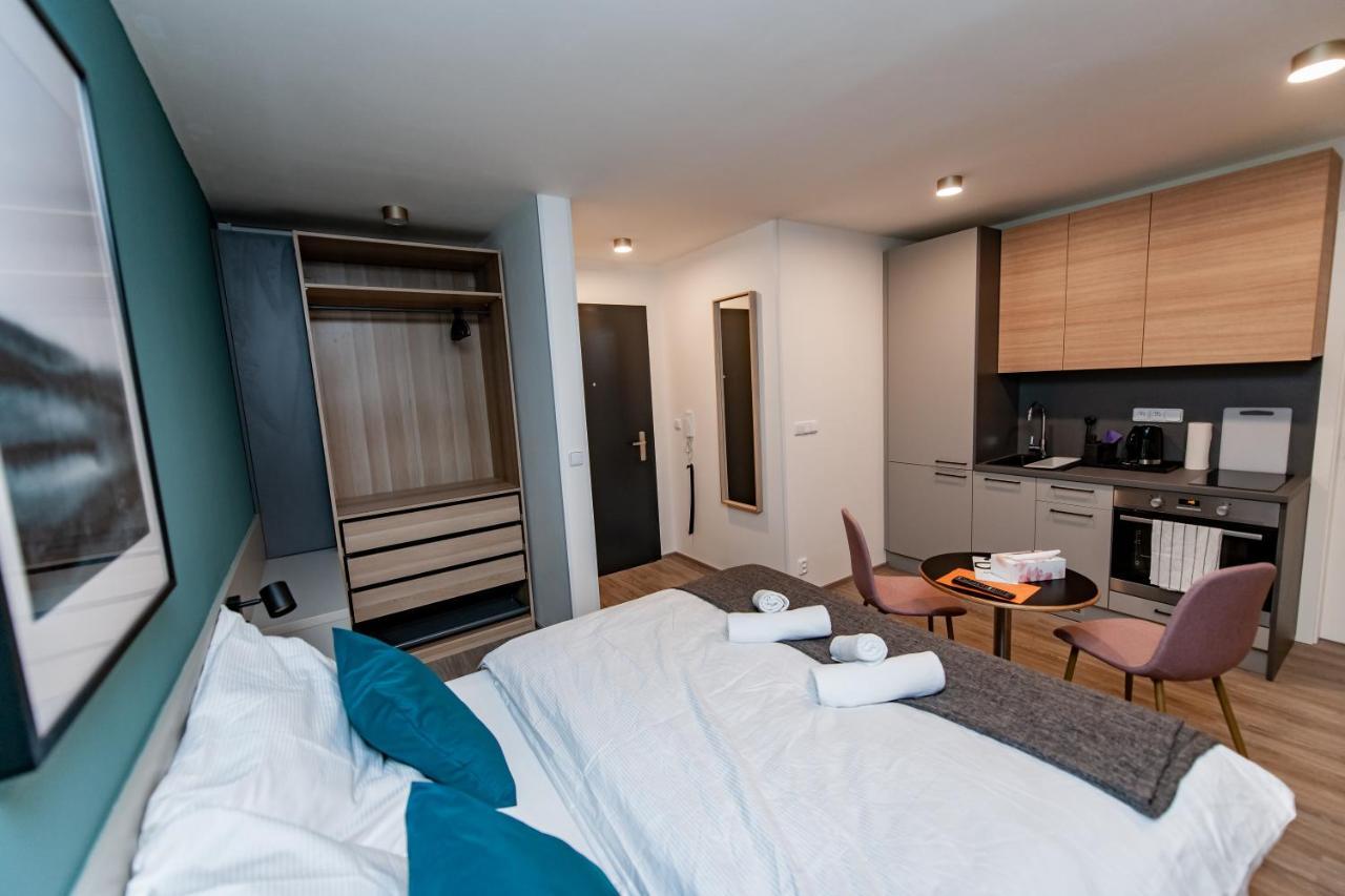 Apartments 4U: Kampus Upstairs Hradec Králové Екстериор снимка