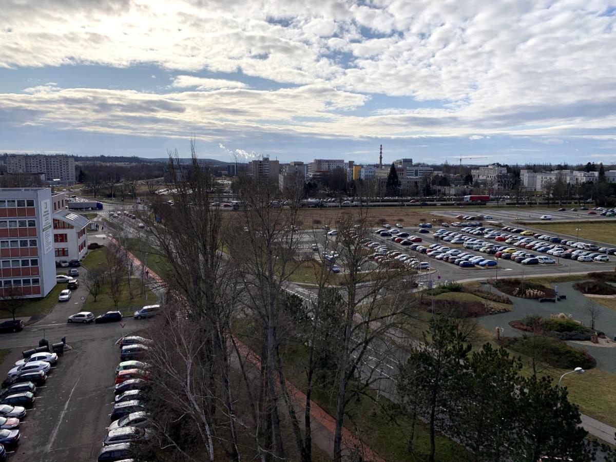 Apartments 4U: Kampus Upstairs Hradec Králové Екстериор снимка